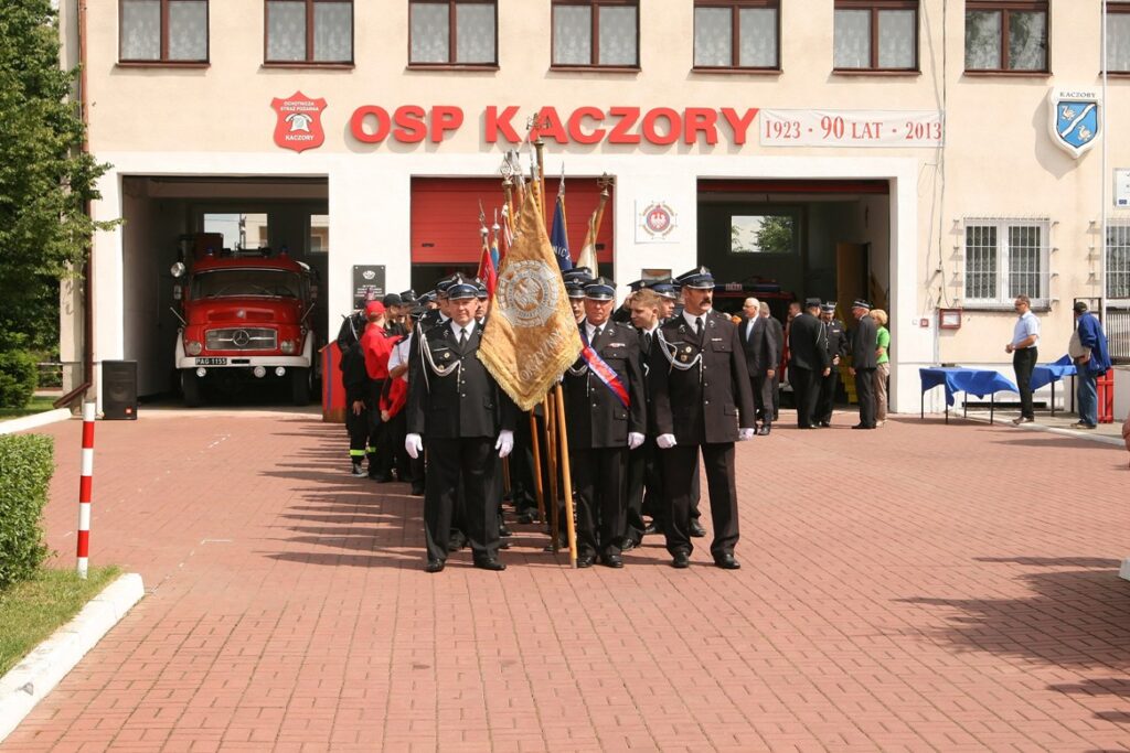 Nowy sztandar dla OSP Kaczory — zdjęcie 1