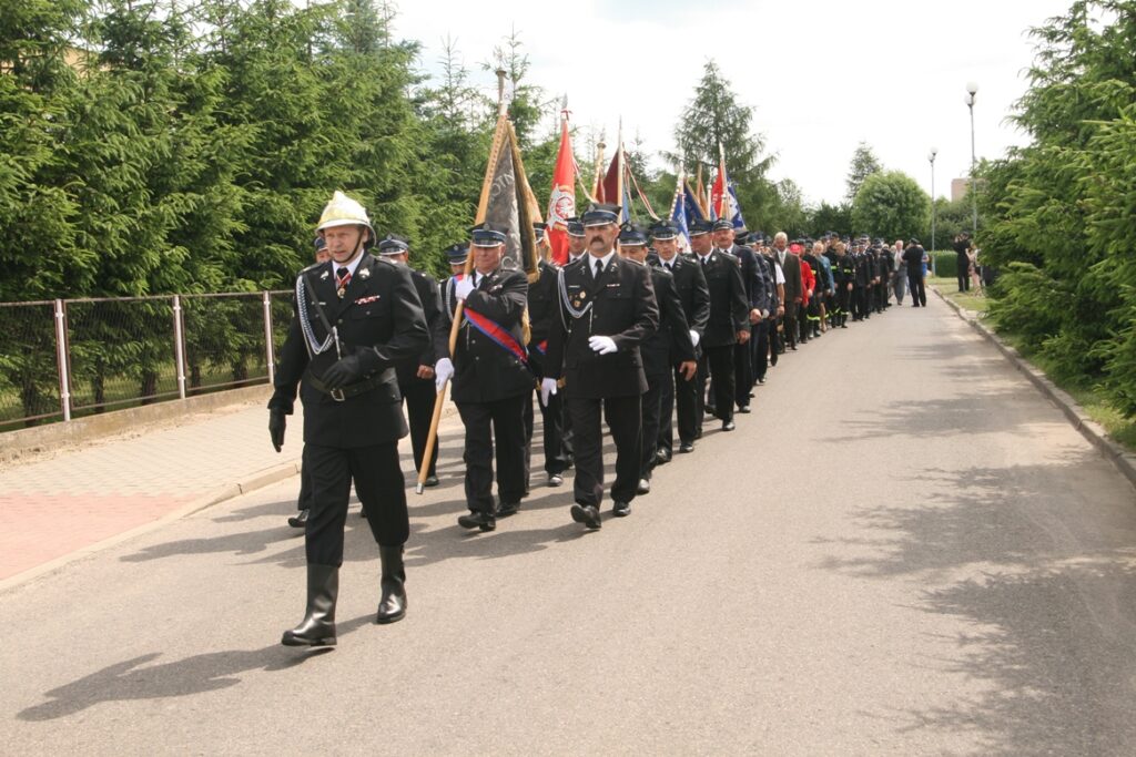 Nowy sztandar dla OSP Kaczory — zdjęcie 2