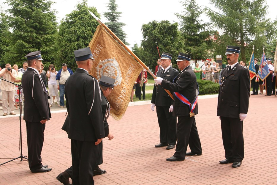 Nowy sztandar dla OSP Kaczory — zdjęcie 6