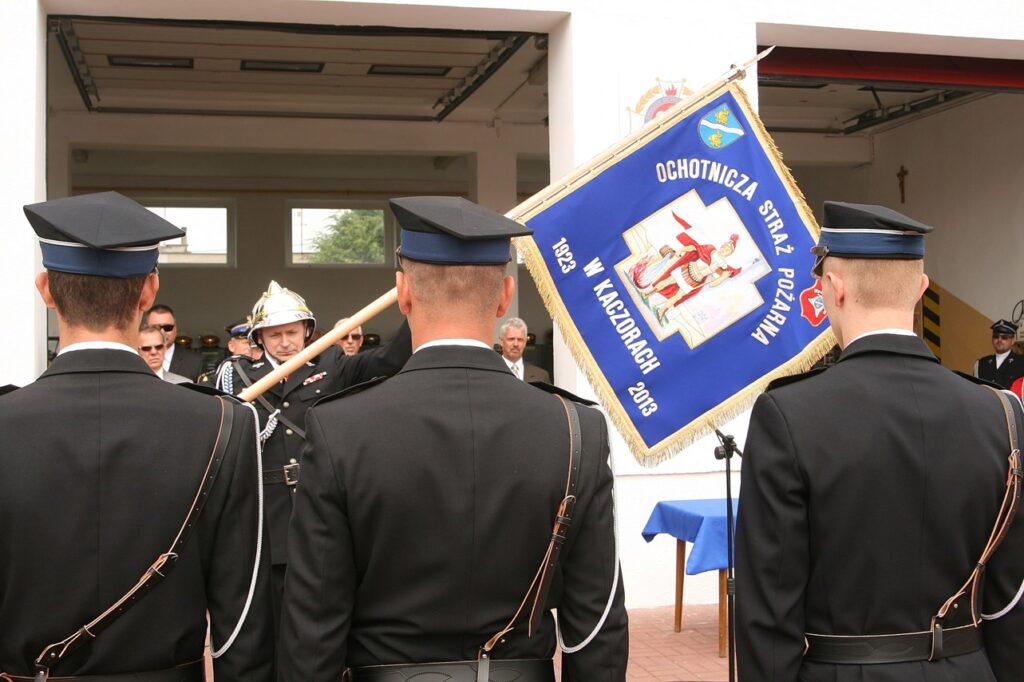 Nowy sztandar dla OSP Kaczory — zdjęcie 7