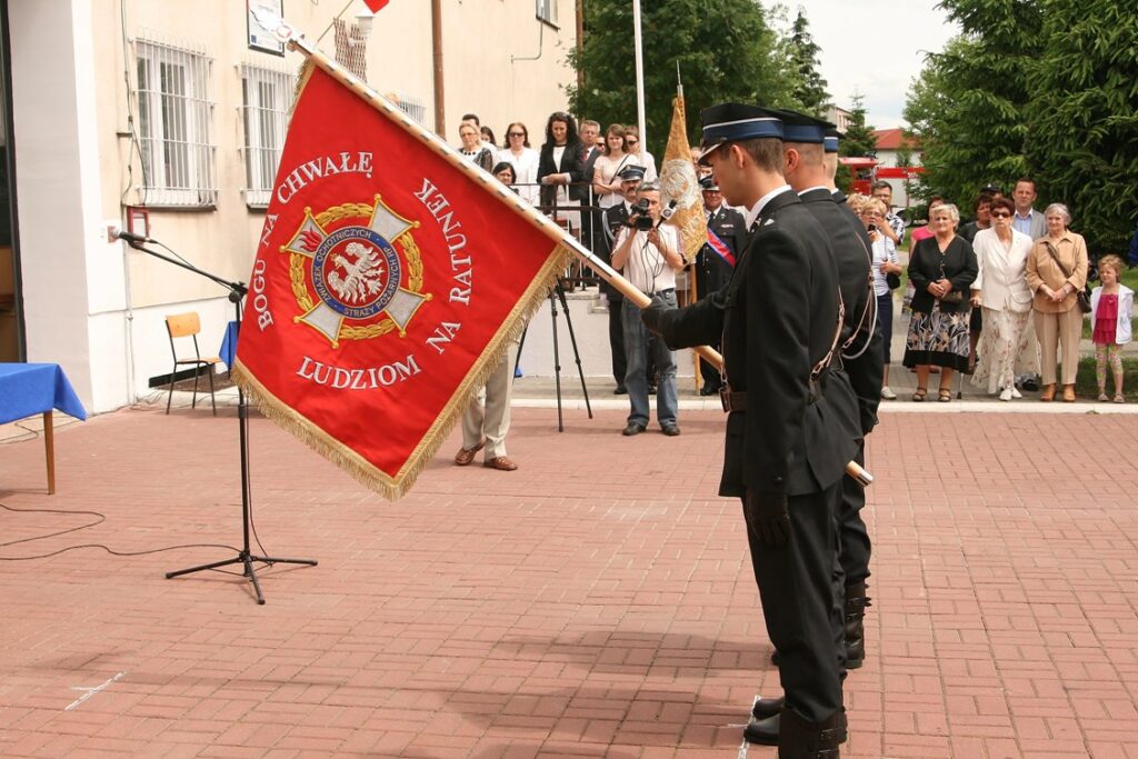 Nowy sztandar dla OSP Kaczory — zdjęcie 8