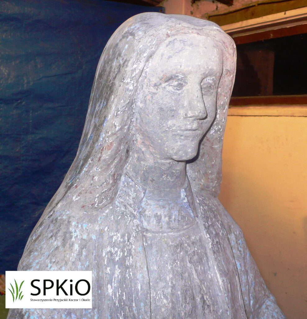 Figura w rękach konserwatora — zdjęcie 35