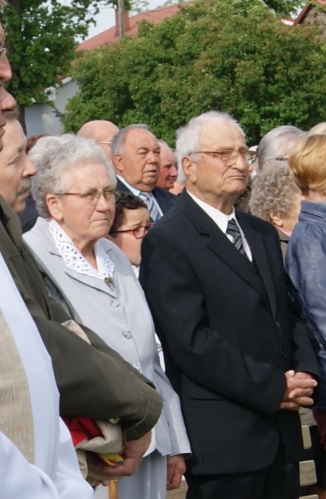 Uroczystość  odsłonięcia i poświęcenia figury NMP w Kaczorach — zdjęcie 25