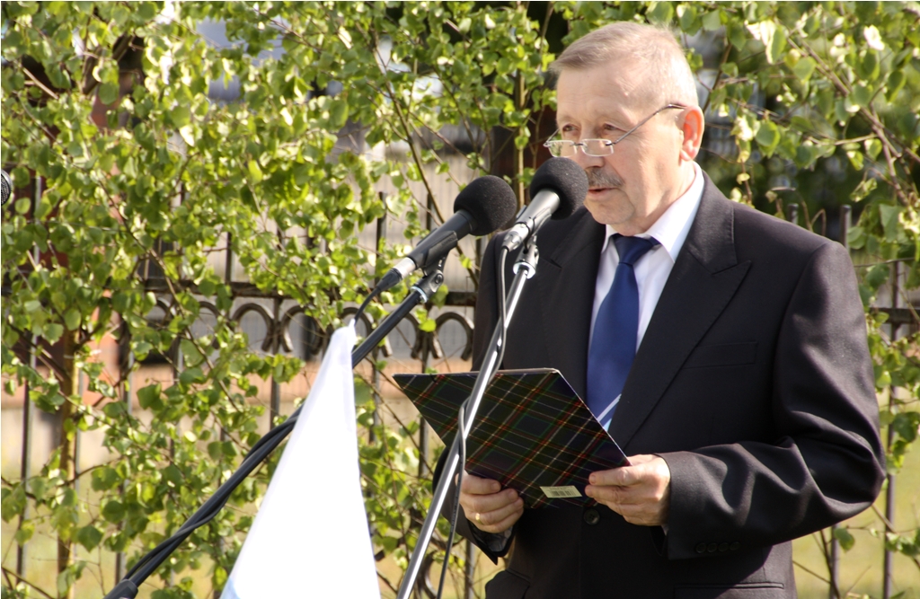 Uroczystość  odsłonięcia i poświęcenia figury NMP w Kaczorach — zdjęcie 3