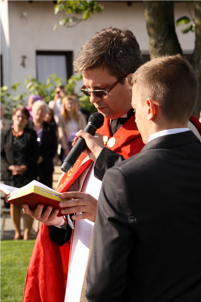 Uroczystość  odsłonięcia i poświęcenia figury NMP w Kaczorach — zdjęcie 9