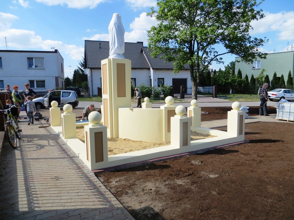Zielono przy figurze Matki Boskiej — zdjęcie 14