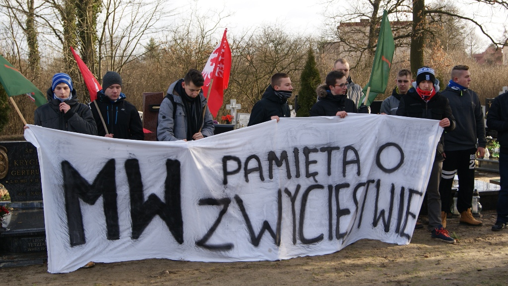 W kaczorskiej ziemi​ spoczywa 26 Powstańców — zdjęcie 9