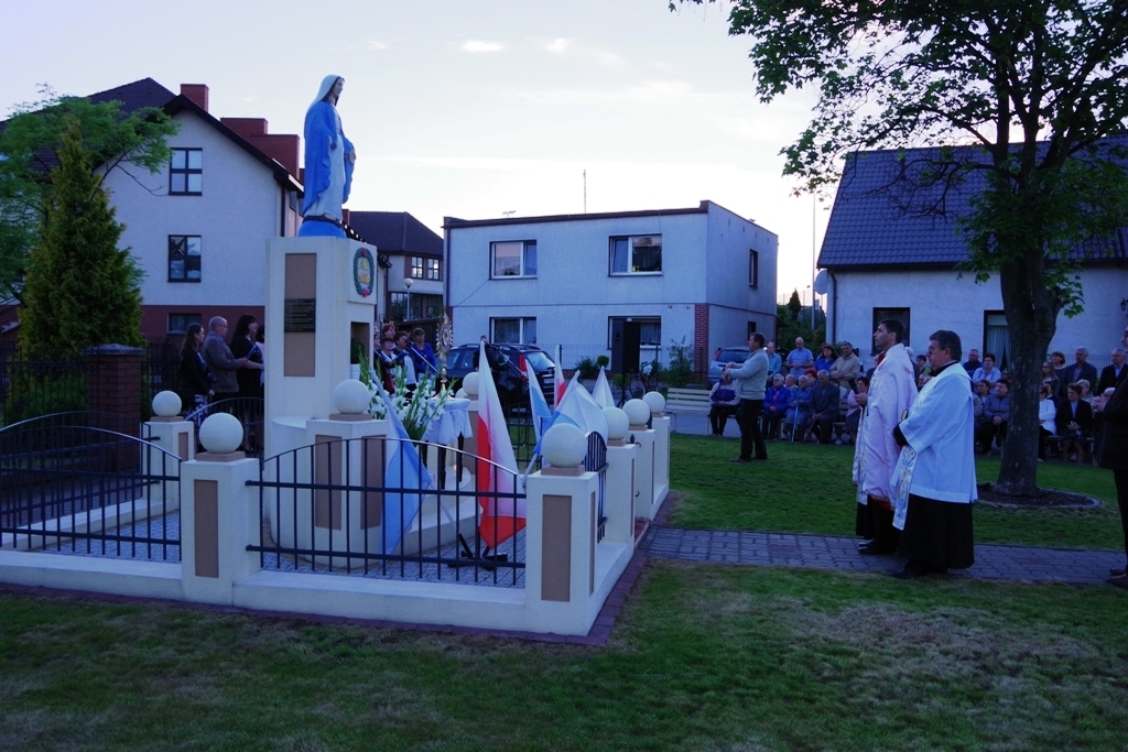 Nabożeństwo majowe przy figurze NMP Kaczorach. — zdjęcie 41