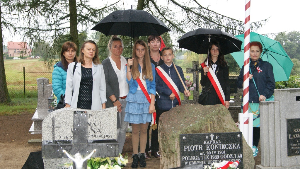 Kapral Piotr Konieczka i Szczepan Ławniczak trwają na wiecznej warcie — zdjęcie 7