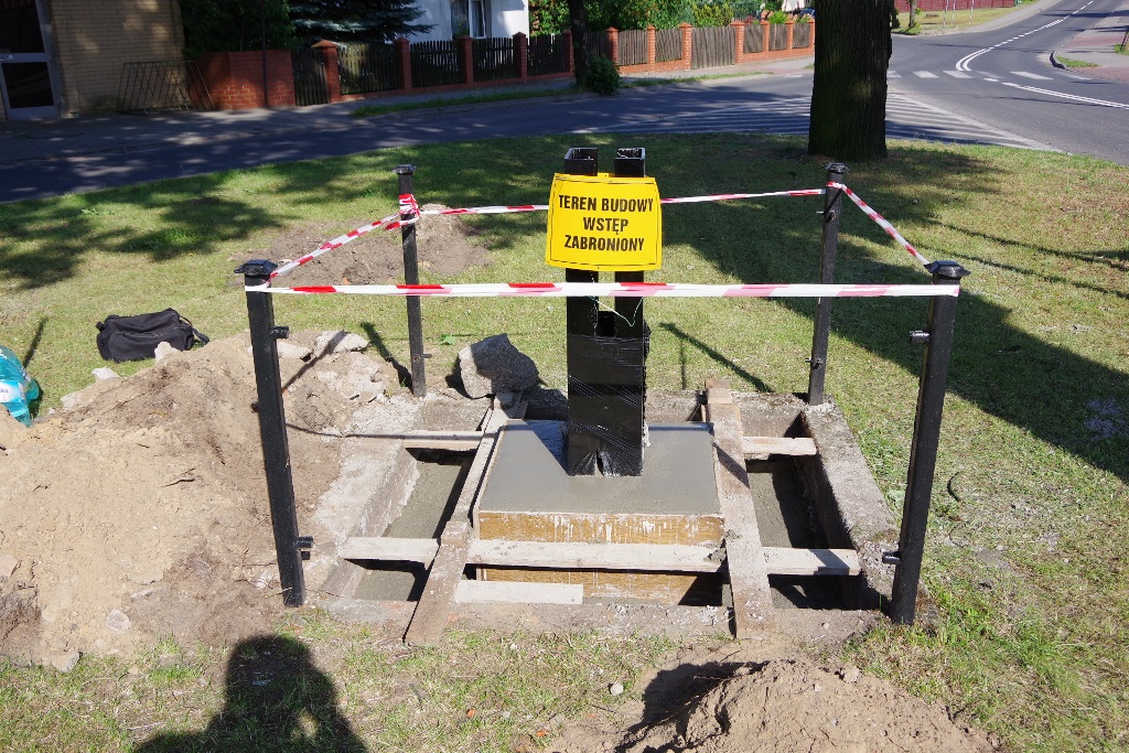 Krzyż między trzema dębami — zdjęcie 15