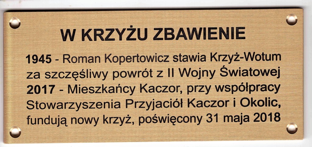 Krzyż między trzema dębami