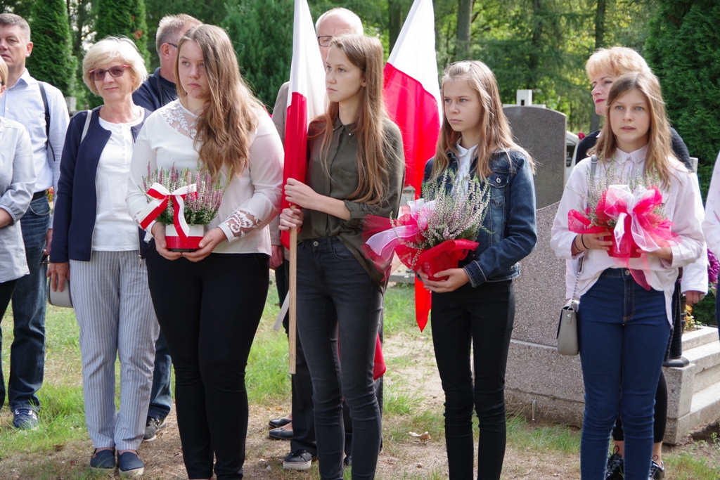 W Śmiłowie odbył się Apel Pamięci — zdjęcie 7