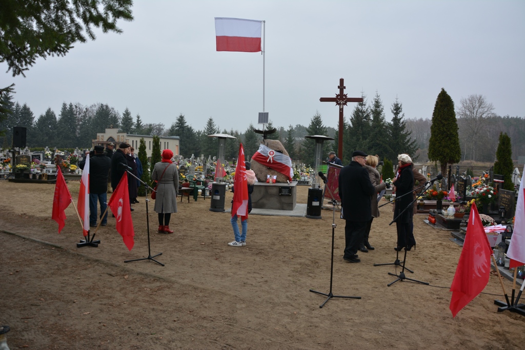 W Kaczorach odsłonięto pomnik Powstańców Wielkopolskich — zdjęcie 2