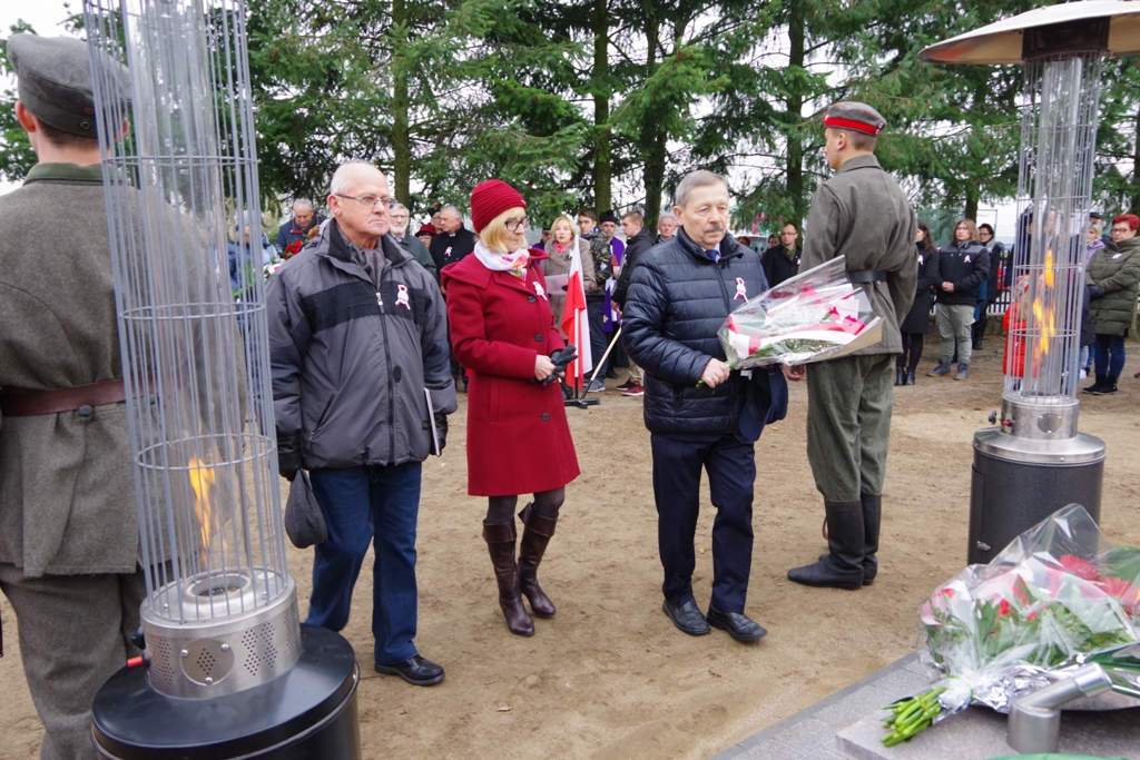 W Kaczorach odsłonięto pomnik Powstańców Wielkopolskich — zdjęcie 35