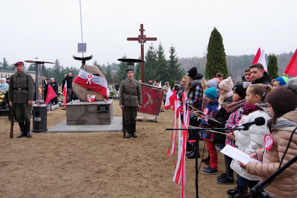W Kaczorach odsłonięto pomnik Powstańców Wielkopolskich — zdjęcie 49