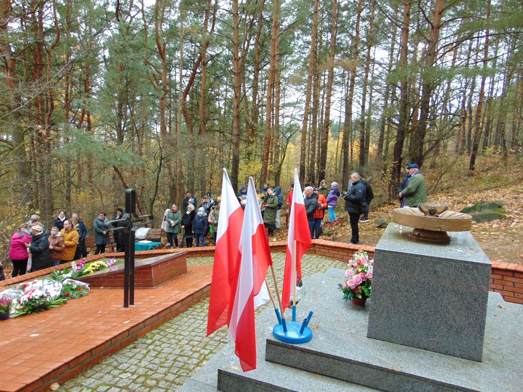 Hołd złożony zamordowanym w Górach Morzewskich — zdjęcie 13