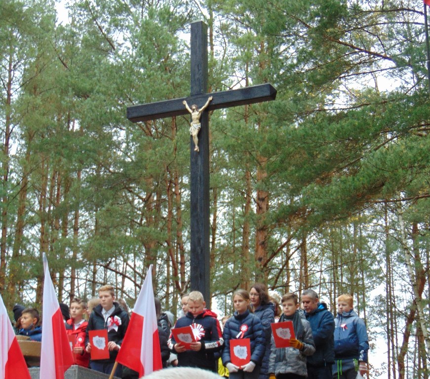 Hołd złożony zamordowanym w Górach Morzewskich — zdjęcie 2