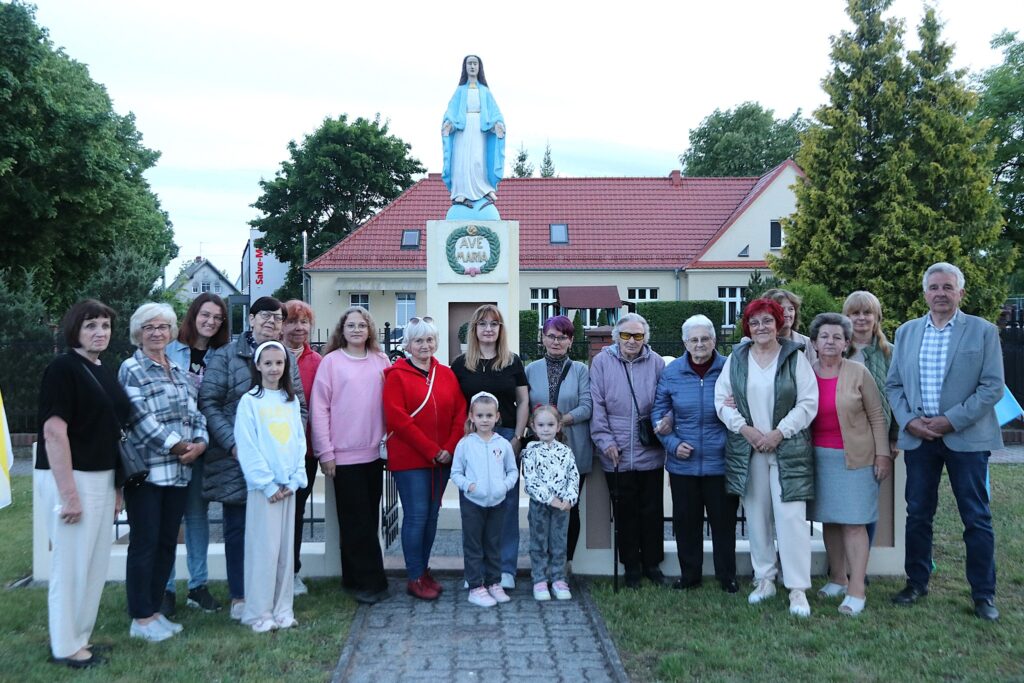 Nabożeństwo Majowe przy figurze NMP Kaczorach — zdjęcie 5